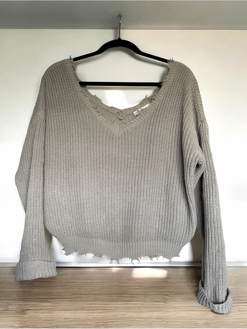 Anthropologie moon & madison Light Gray/Sage Distressed V-Neck Chunky Sweater